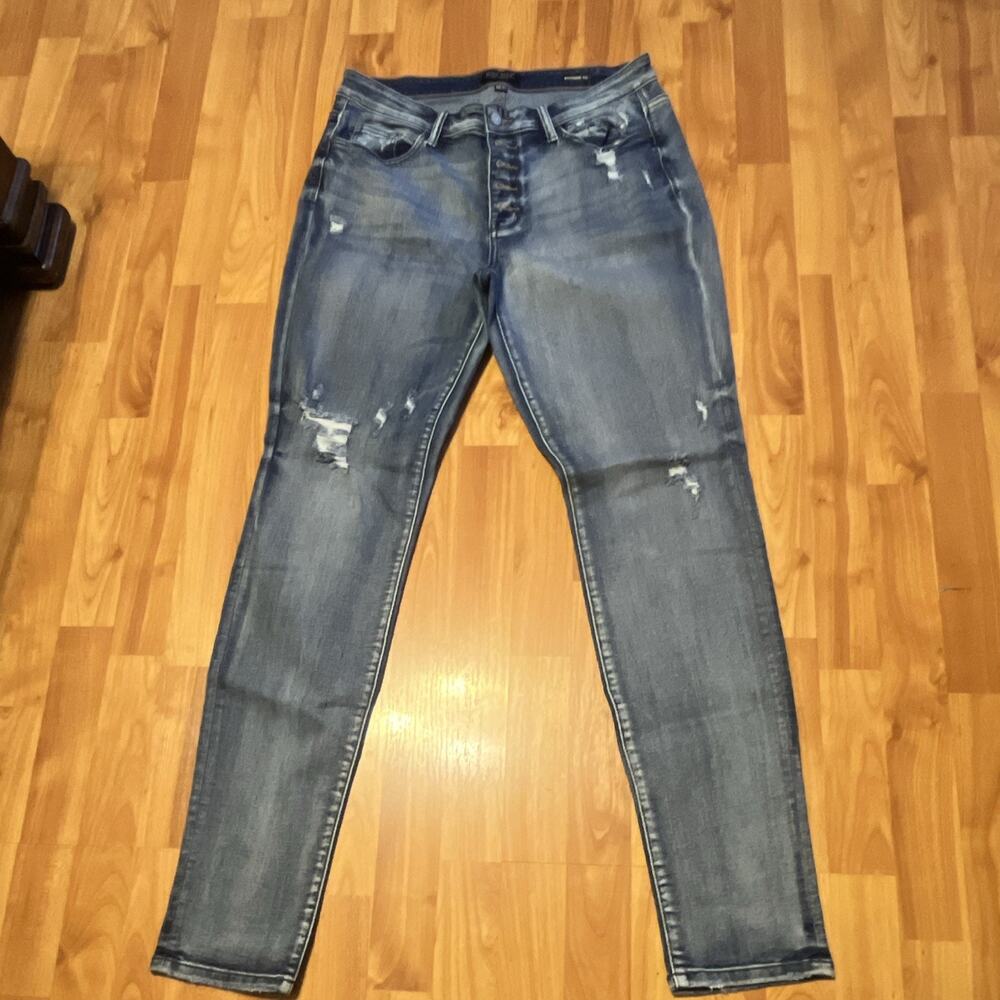 Judy Blue Women’s Button Up Medium Wash Blue Boyfriend Jeans Distressed 13/31